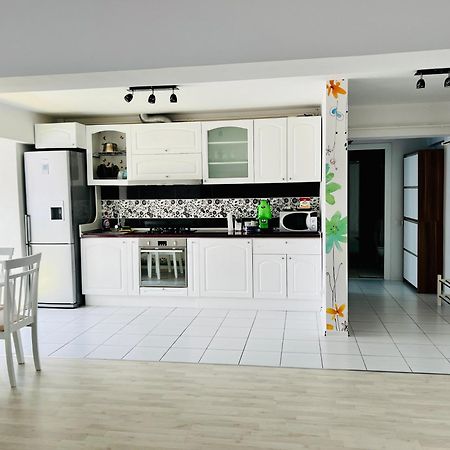 Panoramic M&M Apartment سوتْشافا المظهر الخارجي الصورة